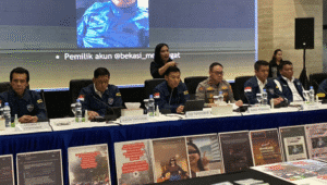 Dirtipidsiber Bareskrim Polri Brigjen Himawan Bayu Aji (tiga dari kiri) dalam konferensi pers di Bareskrim Mabes Polri, Jakarta Selatan, Rabu, 3/9/2025 | Ari Kurniansyah/Forum Keadilan