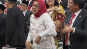 Anggota DPR RI Sadarestuwati saat berjoget usai Sidang Tahunan DPR/MPR/DPD, Senin, 15/8/2025 | YouTube Sekretariat Presiden