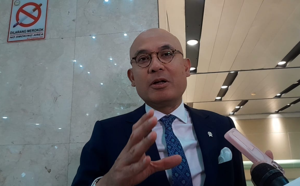 Akui Tak Tahu, Wamenlu Sesalkan Dugaan Perusakan Makam Diplomat Muda Arya Daru
