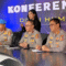Karo Pengawasan dan Pembinaan Profesi Propam Polri Brigjen Agus Wijayanto (kiri) saat memberikan keterangan kepada media, di Div Humas Polri, Jakarta Selatan, Senin, 1/9/2025 | Ari Kurniansyah/Forum Keadilan