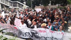 Massa asal Kabupaten Pati, Jawa Tengah, di depan Gedung Merah Putih KPK, Jakarta, Senin, 1/9/2025 | Muhammad Reza/Forum Keadilan