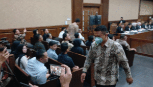 Sekuriti PN Jaksel Muhammad Sofyan saat menjadi saksi dalam kasus suap vonis lepas minyak goreng di Pengadilan Tipikor Jakarta, Rabu, 10/9/2025 | Syahrul Baihaqi/Forum Keadilan