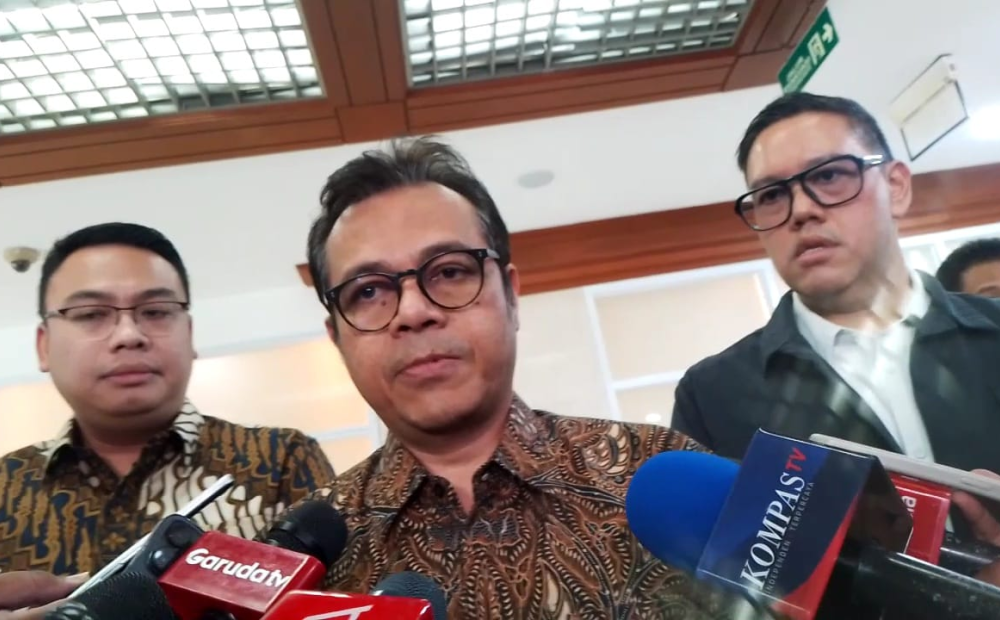 Wamenkomdigi Tegaskan Pembatasan Fitur TikTok Bukan Instruksi Pemerintah