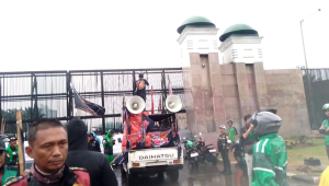 Gabungan Aksi Roda Dua Indonesia (GARDA) menggelar demonstrasi di depan Gedung DPR RI, Rabu, 17/9/2025 | Muhammad Reza/Forum Keadilan