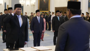 Presiden RI Prabowo Subianto melantik Djamari Chaniago jadi Menteri Kooridnator Politik dan Keamanan (Menko Polkam) di Istana Negara, Jakarta, Rabu, 17/9/2025 sore. | YouTube Sekretariat Presiden