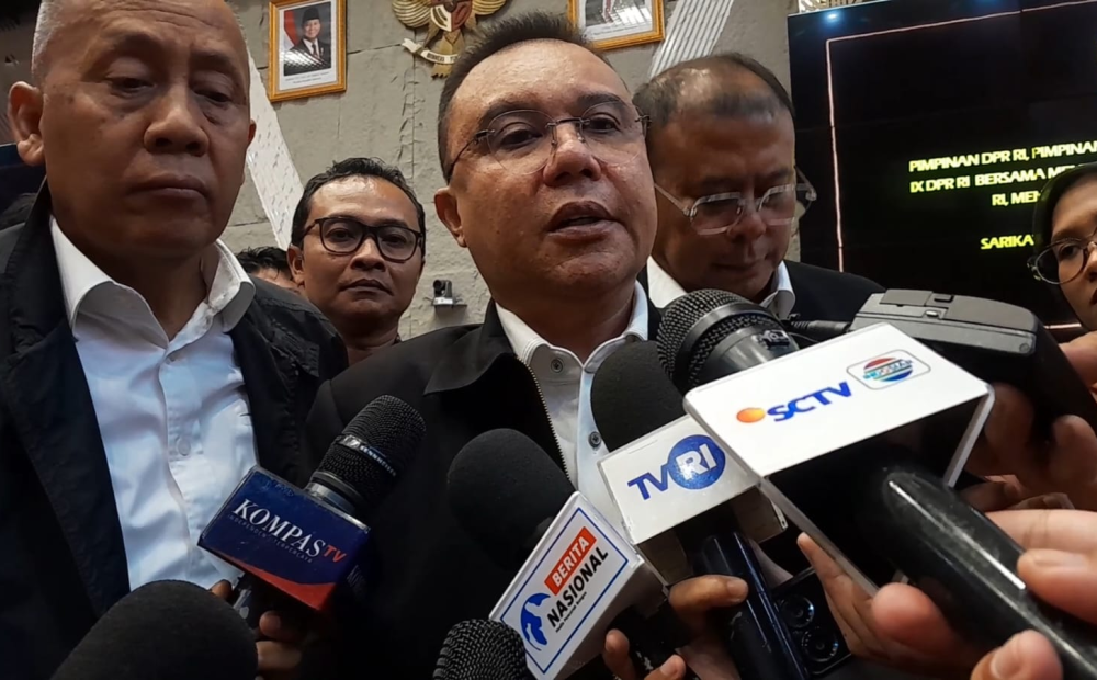 Viral Foto Prabowo di Baliho Israel, DPR: Perlu Dicek