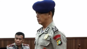 Sidang Komisi Kode Etik Polri (KKEP) terhadap Basat Brimob Polda Metro Jaya, Bripka Rohmat terkait kasus tewasnya Affan Kurniawan (21), pengemudi ojek online (ojol) akibat dilindas kendaraan taktis (rantis) Brimob, Sidang tersebut digelar di Gedung TNCC, Mabes Polri, Jakarta Selatan, Kamis 4/9. | Dok Tangkapan Layar Polri TV