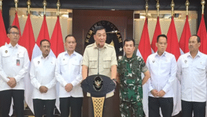 Menteri Koordinator Bidang Politik dan Keamanan (Menko Polkam) ad interim, Sjafrie Sjamsoeddin menggelar rapat perdana bersama pejabat utama Kemenko Polkam. Entry briefing ini digelar di Ruang Bima, Kantor Kemenko Polkam, Selasa, 9/9/2025. | YouTube Kemenko Polkam RI
