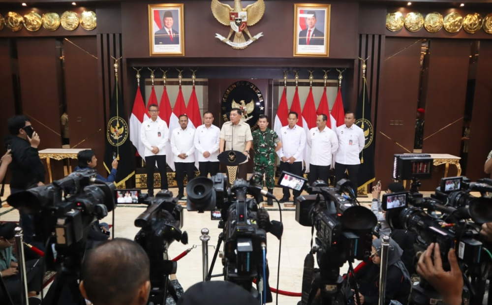 Respons Sjafrie Terkait Tindakan TNI Konsultasi ke Polda Soal Ferry Irwandi