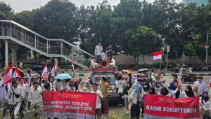 Aliansi Santri Nusantara Peduli Korupsi menggelar aksi di depan kantor KPK, Jakarta, Selasa, 21/10/2025 | Ist