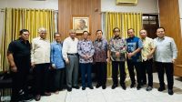 Mahfud MD bersama 11 Purnawirawan Perwira Tinggi (Pati) Polri di kantornya pada Selasa, 28/10/2025 | Instagram @mohmahfudmd