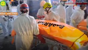 Evakuasi korban meninggal tragedi ambruknya musala di Kompleks Pondok Pesantren (Ponpes) Al Khozyni, Buduran, Sidoarjo, Jawa Timur | Instagram @sar_nasional