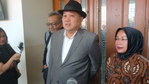 Tim hukum penggugat kelangkaan BBM Swasta, Boyamin Saiman di PN Jakarta Pusat, Rabu, 8/10/2025 | Syahrul Baihaqi/Forum Keadilan