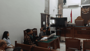 Kuasa hukum Khariq Anhar di PN Jakarta Selatan, Senin, 13/10/2025 | Syahrul Baihaqi/Forum Keadilan