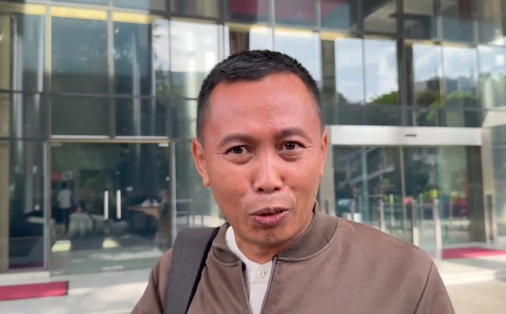 Usai Diperiksa KPK soal Kuota Haji, Anggota DPRD Mojokerto Rufis Bahrudin Akui Dicecar 19 Pertanyaan