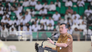 Gubernur Jawa Tengah (Jateng), Ahmad Luthfi, saat rapat koordinasi bersama Badan Gizi Nasional (BGN) mengenai MBG dan Satuan Pelayanan Pemenuhan Gizi (SPPG), di GOR Jatidiri, Kota Semarang, Senin, 6/10/2025. | Dok Humas Pemprov Jateng