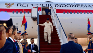Presiden Republik Indonesia, Prabowo Subianto Tiba di Bandar Udara Internasional Sharm El-Sheikh, Republik Arab Mesir untuk menghadiri Konferensi Tingkat Tinggi (KTT) Perdamaian Sharm El-Sheikh pada Senin, 13 Oktober 2025. Foto| Dok BPMI Setpres/Muchlis Jr