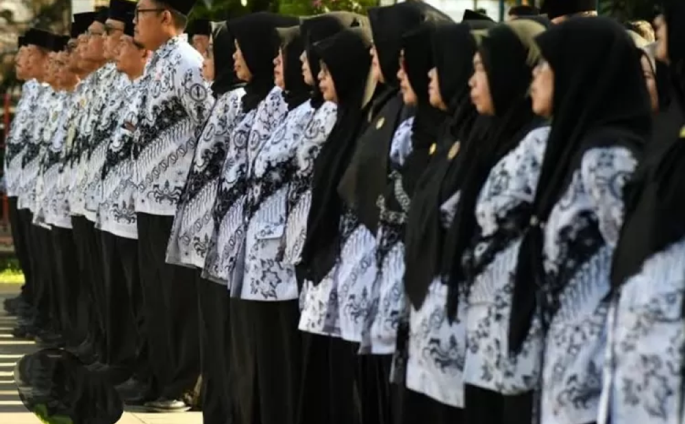 MK Tolak Samakan Usia Pensiun Guru dengan Dosen, Pemerintah Diminta Kaji Ulang Aturan