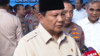Presiden Prabowo Subianto memberikan keterangan pers usai memberikan sambutan pada acara pemusnahan barang bukti narkoba 214,84 ton senilai Rp29,37 triliun periode satu tahun pemerintahan yang berlangsung di Lapangan Bhayangkara Markas Besar Kepolisian Negara Republik Indonesia (Mabes Polri), Jakarta, pada Rabu, 29 Oktober 2025. | YouTube Sekretariat Presiden