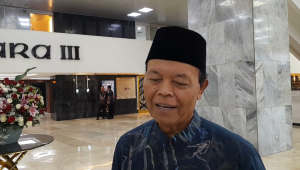 Anggota Komisi VIII DPR RI Hidayat Nur Wahid (HNW) di Kompleks Parlemen, Senayan, Jakarta, Jumat, 24/10/2025 | Novia Suhari/Forum Keadilan