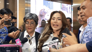 Selebgram Lisa Mariana di Bareskrim Polri, Jumat, 24/10/2025 | Ari Kurniansyah/Forum Keadilan