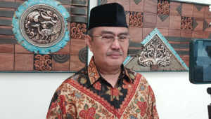 Mantan Ketua Mahkamah Konstitusi (MK) periode 2003–2008 Jimly Asshiddiqie di kawasan Jakarta Pusat, Rabu, 15/10/2025 | Syahrul Baihaqi/Forum Keadilan