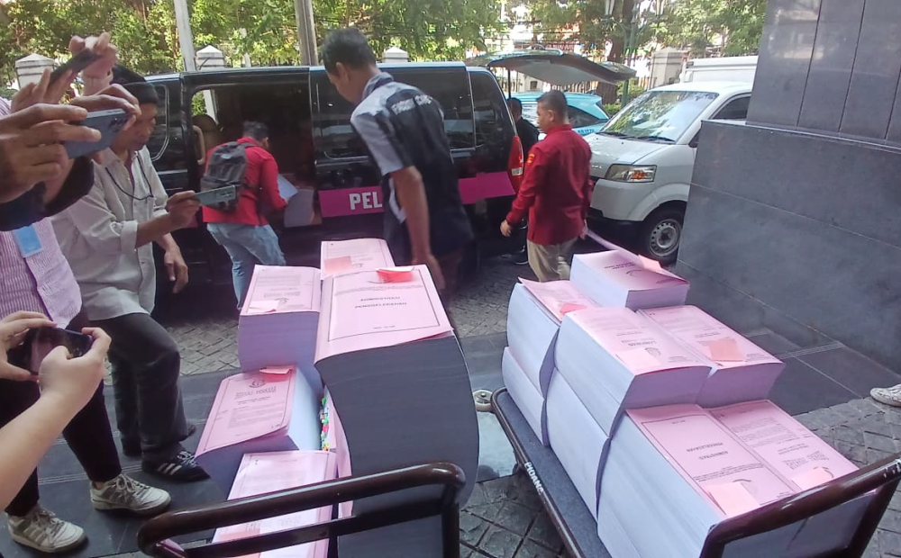 Berkas 9 Tersangka Korupsi BBM Pertamina yang Rugikan Rp285 Triliun Dilimpahkan ke PN Jakpus