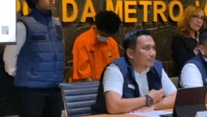 Pemilik Akun @bjorkanesia di X (Twitter) di Polda Metro Jaya, Kamis, 2/10/2025 | Ari Kurniansyah/Forum Keadilan