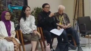 Direktur Eksekutif Amnesty International Indonesia (AII) Usman Hamid di Kantor Yayasan Lembaga Bantuan Hukum Indonesia (YLBHI), Selasa, 4/11/2025 | Novia Suhari/Forum Keadilan