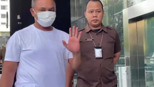 Gubernur Riau Abdul Wahid di Gedung Merah Putih KPK, Jakarta, pada Selasa, 4/11/2025 | Muhammad Reza/Forum Keadilan