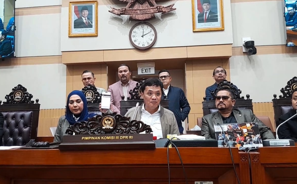 Komisi III DPR RI Akui Tak Tahu Penyebab Maraknya Hoaks Usai Pengesahan RUU KUHAP