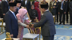 Prabowo Beri Gelar Pahlawan Nasional untuk Soeharto pada Senin, 10/11/2025. | Dok Sekretariat Presiden