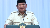 Presiden Prabowo Subianto saat peluncuran program penyediaan interactive flat panel (IFP) atau smartboard di SMPN 4 Bekasi, Jawa Barat, Senin, 17/11/2025 | YouTube Sekretariat Presiden