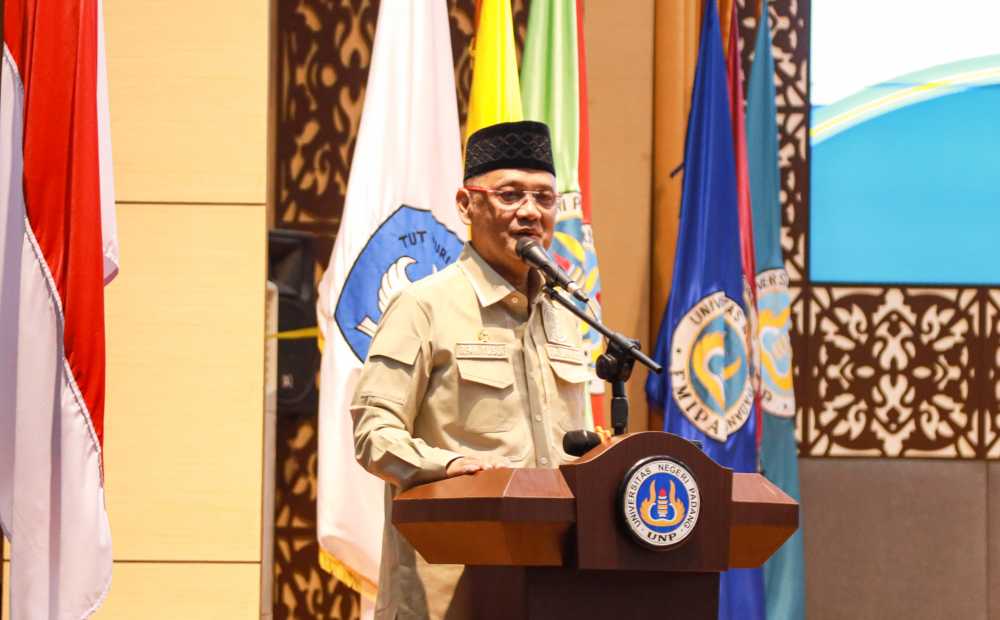 Menhaj Irfan Yusuf Menyoal Umrah Mandiri: Praktik di Indonesia Belum Bisa