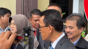 Refly Harun Cs Walkout Saat Audiensi dengan Komisi Percepatan Reformasi Polri. | YouTube Refly Harun