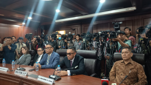 Kelima anggota DPR RI Non aktif (Nafa Urbach, Eko Patrio, Uya Kuya, Ahmad Sahroni, dan Adies Kadir) saat menjalani sidang etik MKD, di Kompleks Parlemen, Senayan, Jakarta, Rabu, 5/11/2025 | Novia Suhari/Forum Keadilan