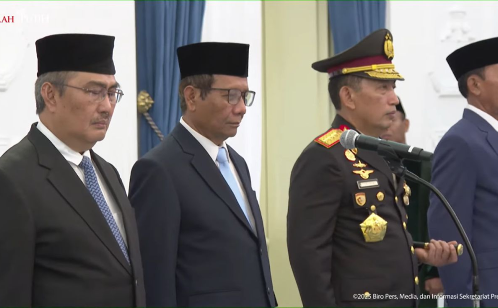 Prabowo Lantik Komisi Reformasi Polri, Ada Mahfud MD hingga Listyo Sigit