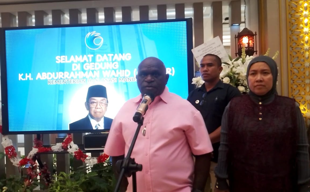 Menteri HAM Pigai soal Penobatan Suharto Sebagai Pahlawan Nasional: No Comment