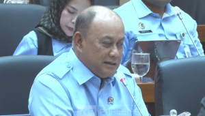 Kepala Badan Gizi Nasional (BGN) Dadan Hindayana dalam raker bersama Komisi IX DPR RI, di Kompleks Parlemen, Senayan, Jakarta, Rabu, 12/11/2025 | YouTube TVR Parlemen