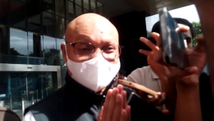 Eks Direktur Pelayanan Haji Luar Negeri (LN) Kementerian Agama (Kemenag), Subhan Cholid di Gedung Merah Putih KPK, Jakarta, Rabu, 12/11/2025 | Muhammad Reza/Forum Keadilan