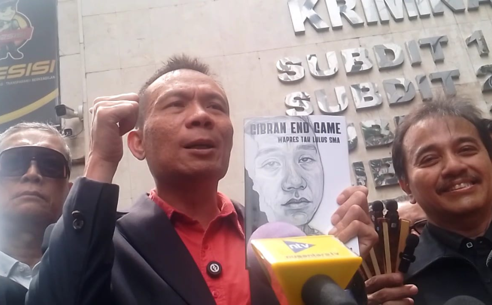 Roy Suryo Cs Akan Terbitkan Buku ‘Gibran Black Paper’