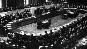 Penyerahan kedaulatan dari Kerajaan Belanda kepada Republik Indonesia Serikat (RIS) di Amsterdam, Belanda pada 27 Desember 1949 merupakan salah satu hasil Konferensi Meja Bundar (KMB) | Ist