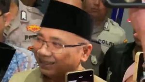 Mantan Menteri Agama (Menag) Yaqut Cholil Qoumas usai menjalani pemeriksaan oleh Komisi Pemberantasan Korupsi (KPK) selama lebih dari delapan jam di Gedung Merah Putih KPK, Jakarta, Selasa, 16/12/2025 | Muhammad Reza/Forum Keadilan