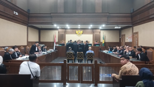 Tiga terdakwa kasus korupsi Chromebook di Pengadilan Tipikor Jakarta, Selasa, 16/12/2025 | Syahrul Baihaqi/Forum Keadilan