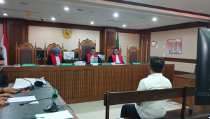 Dirut PT Inhutani V Dicky Yuana Rady saat menjalani sidang dakwaan di Pengadilan Tipikor Jakarta, Senin, 22/12/2025 | Syahrul Baihaqi/Forum Keadilan