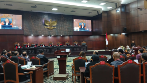 Suasana sidang putusan pengujian Undang-Undang Nomor 28 Tahun 2014 tentang Hak Cipta (UU Hak Cipta) yang dimohonkan oleh 29 musisi tanah air di Gedung MK Jakarta, Rabu, 17/12/2025 | Syahrul Baihaqi/Forum Keadilan