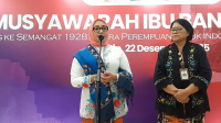 Menteri Pemberdayaan Perempuan dan Perlindungan Anak (MenPPPA) Arifatul Choiri Fauzi, di Kompleks Parlemen, Senayan, Jakarta, Senin, 22/12/2025 | Novia Suhari/Forum Keadilan