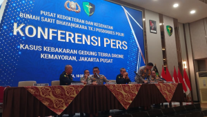 Konpers pengumuman korban teridentifikasi kebakaran Terra Drone di Rumah Sakit Polri, Kramat Jati, Jakarta, Rabu, 10/12/2025 | Syahrul Baihaqi/Forum Keadilan