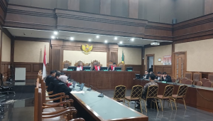 Bekas Ketua PN Jaksel Muhammad Arif Nuryanta saat mendengarkan pembacaan putusan di Pengadilan Tipikor Jakarta, Rabu, 3/12/2025 | Syahrul Baihaqi/Forum Keadilan