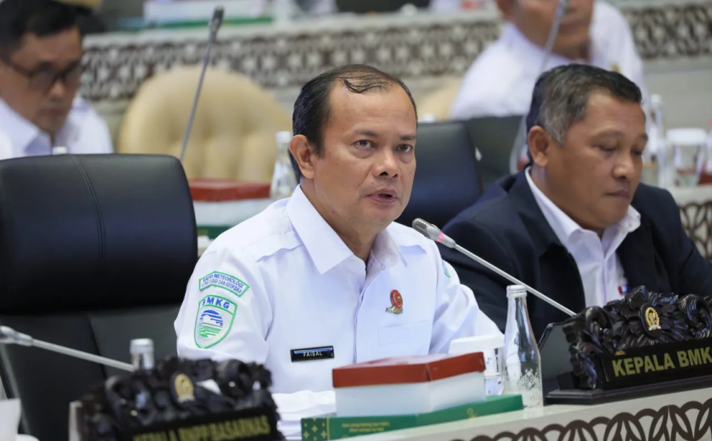 BMKG Ungkap Anomali Hujan Sebulan dalam Sehari di Sumatra